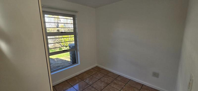 2 Bedroom Property for Sale in Oakglen Western Cape